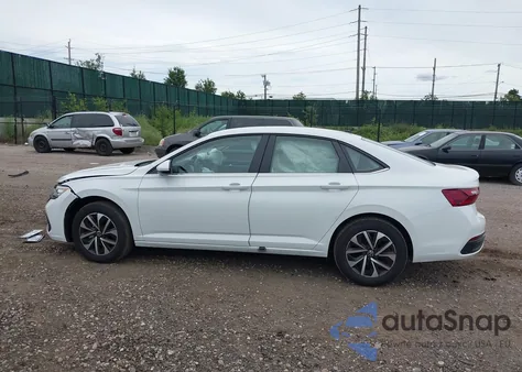 2024 Volkswagen Jetta 1.5T S z USA, uszkodzony, nr VIN 3VW5M7BU5RM064870